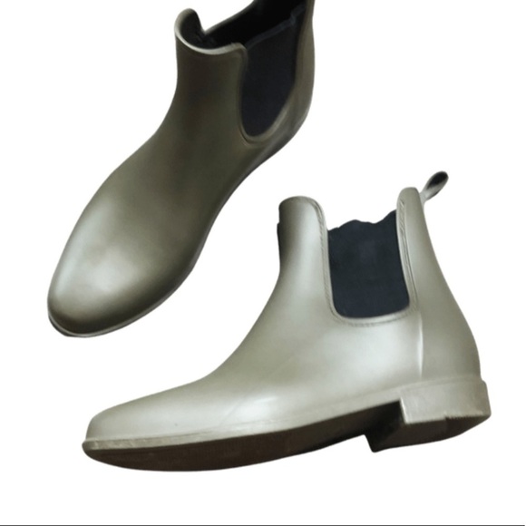 Target Women’s Olive Green Rain Waterproof Weatherproof Rubber Ankle Booties - Picture 8 of 16